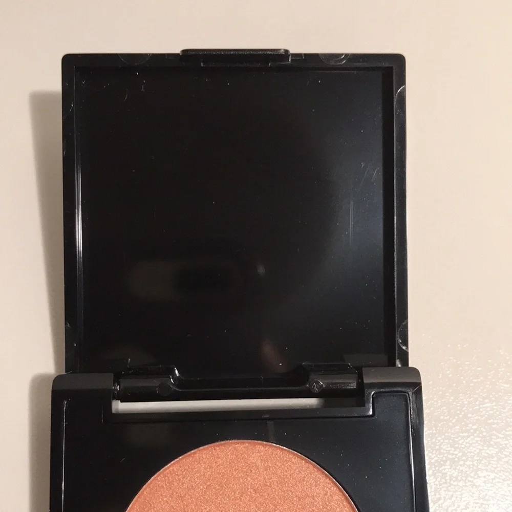 KvossNYC Blushing beauty luminous blush palette in rosy NEW